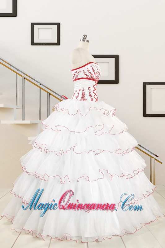 2015 Pretty Appliques Quinceanera Dresses with Strapless