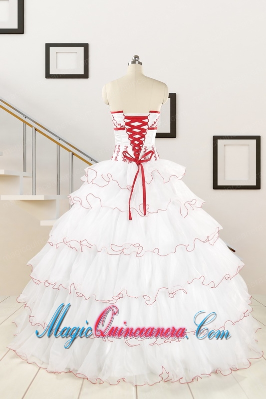2015 Pretty Appliques Quinceanera Dresses with Strapless