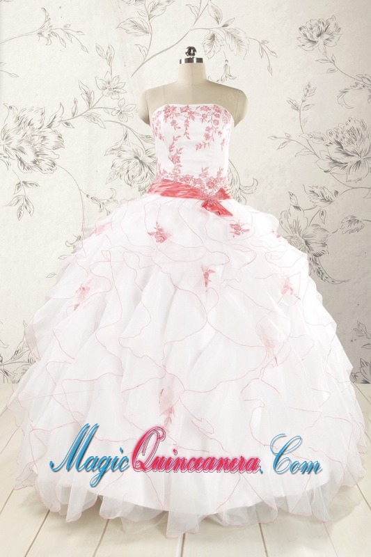 2015 Pretty Appliques and Ruffles Quinceanera Dresses with Strapless