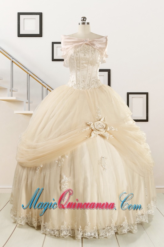 2015 Classical Appliques and Hand Made Flower Quinceanera Dresses in Champagne