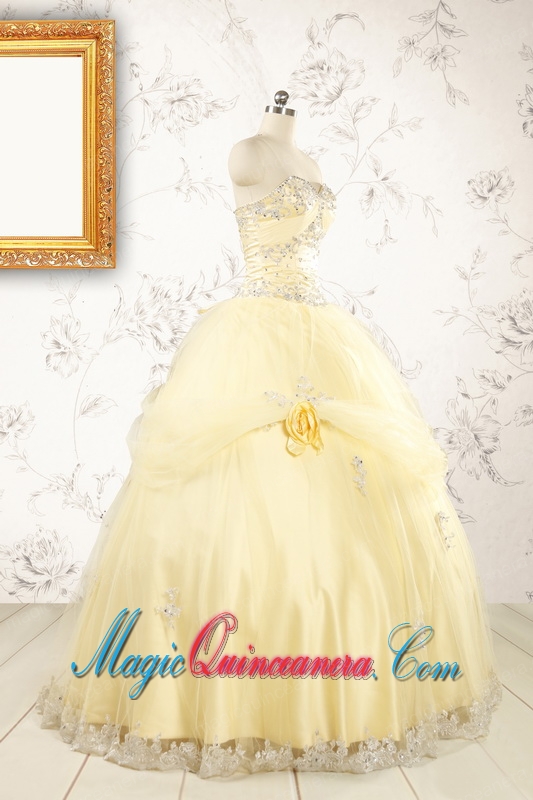 2015 Cute Beading Light Yellow Quinceanera Dresses