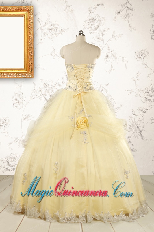 2015 Cute Beading Light Yellow Quinceanera Dresses