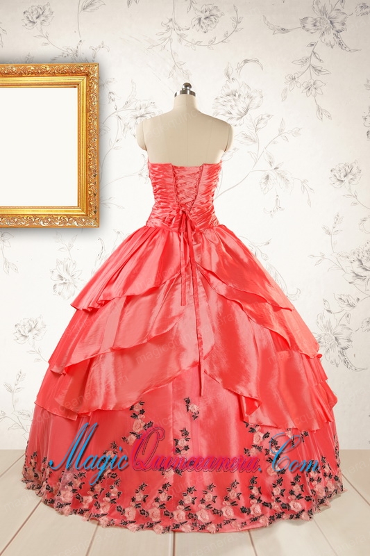 2015 Exquisite Quinceanera Gowns with Ruching and Appliques