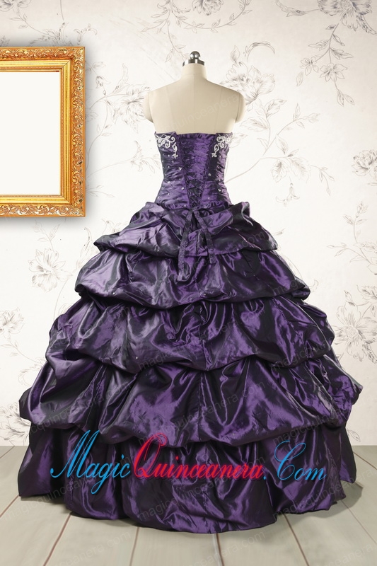 2015 Modern Sweetheart Purple Quinceanera Dresses with Appliques