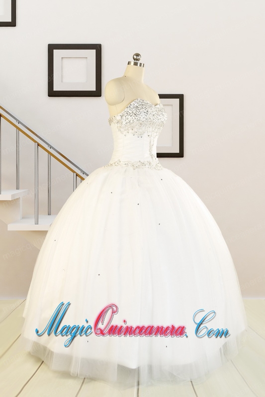 2015 White Elegant Quinceanera Dresses with Beading