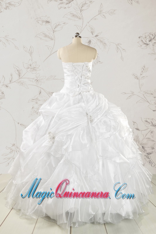 Classical White Quinceanera Dresses with Beading and Ruffles