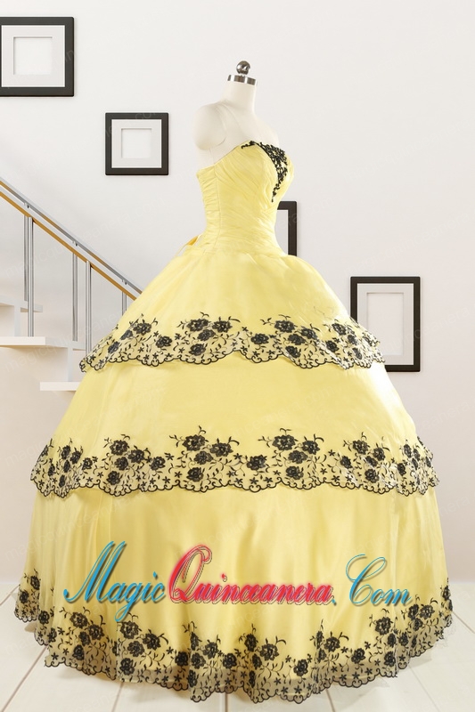 Cheap Ball Gown Quinceanera Dress with Appliques