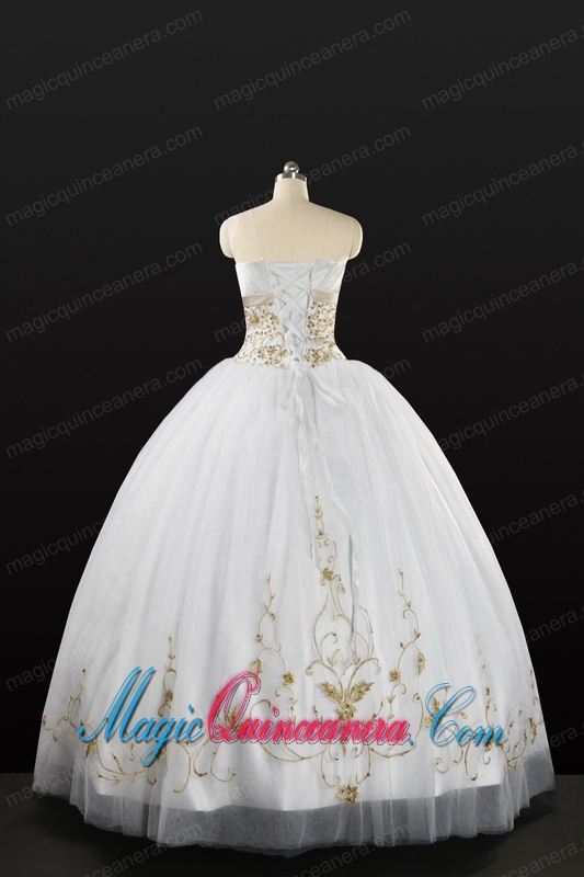 White Strapless 2015 Quinceanera Dress with Beading and Appliques