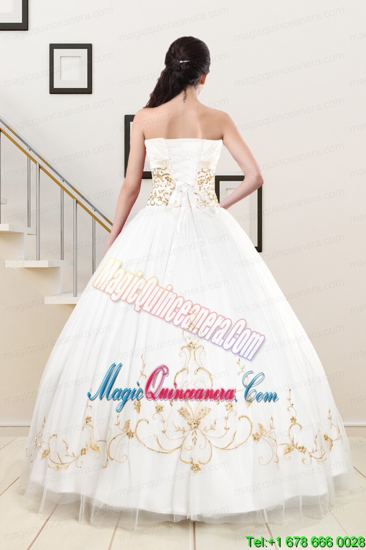 2015 Spring Modest Beading Quinceanera Dresses in White