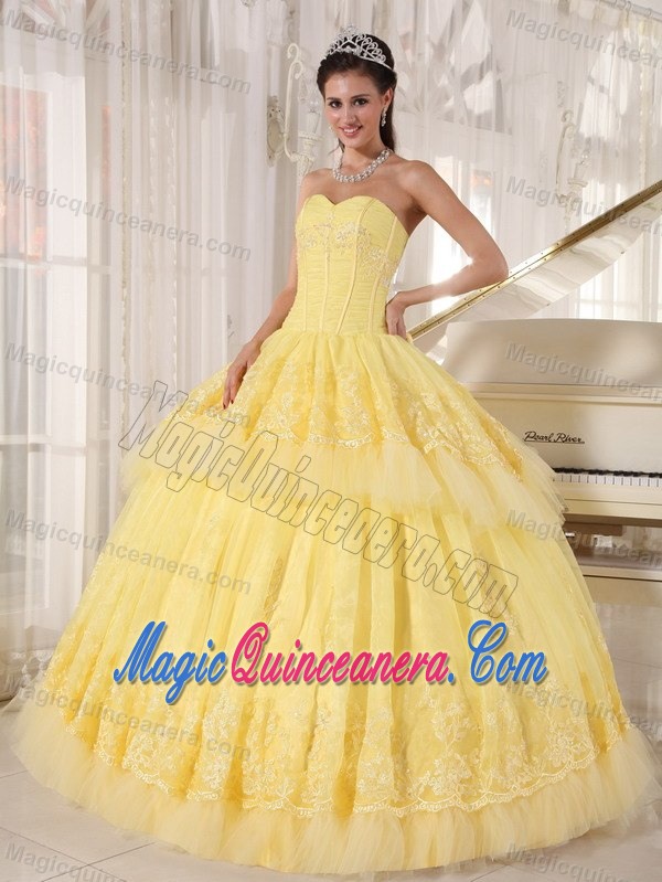 Yellow Sweetheart Quinceanera Gowns Dresses with Appliques Ruffles