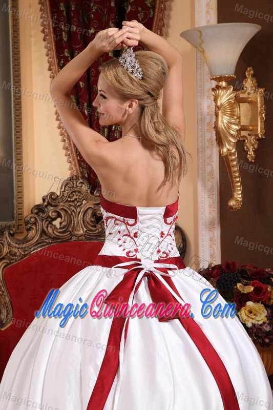 White and Red Sweet Sixteen Quinceanera Dresses with Embroidery