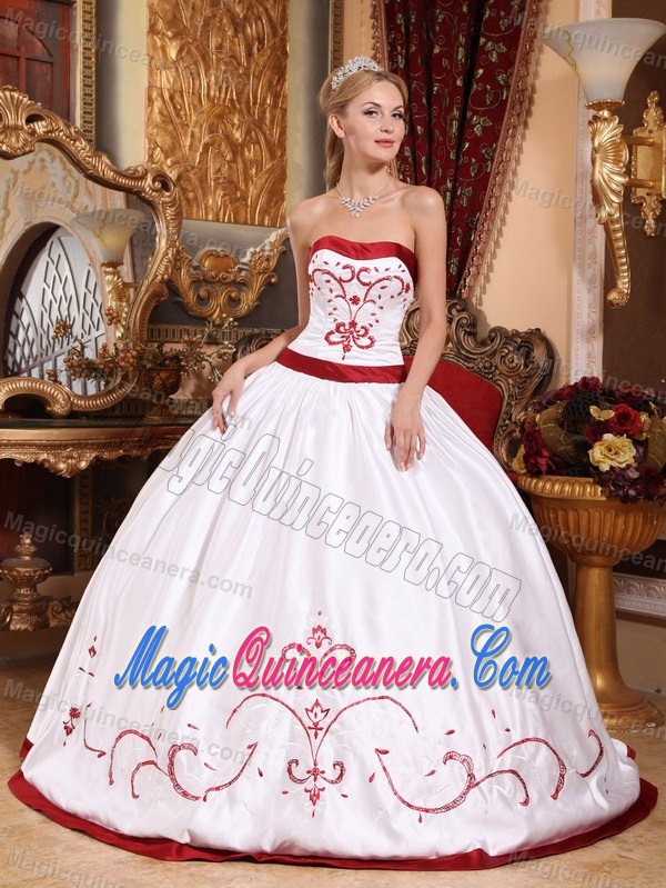 White and Red Sweet Sixteen Quinceanera Dresses with Embroidery