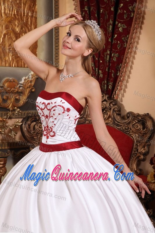 White and Red Sweet Sixteen Quinceanera Dresses with Embroidery