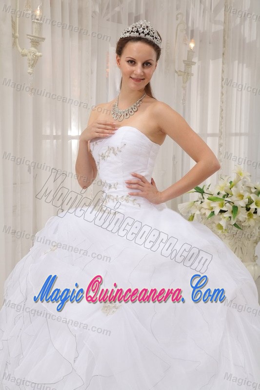 White Sweetheart Sweet 16 Dresses with Appliques Ruffles in Buenas