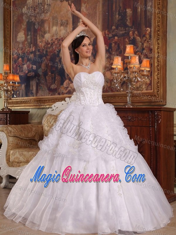 Dreamy White Ruffled Ball Gown Sweet 15 Dresses for Summer