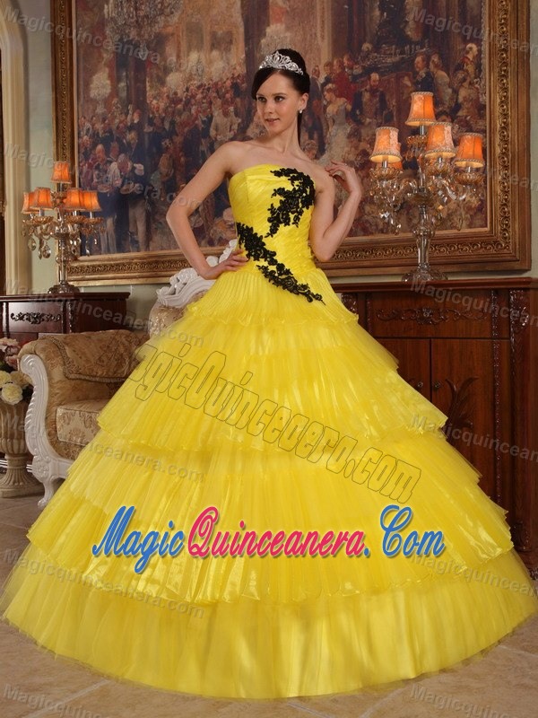 Yellow Ruffled Layers Sweet 15 Dresses with Black Appliques