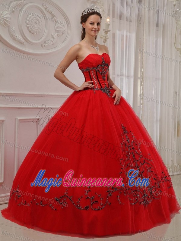 Sweetheart Ball Gown Red Sweet 15 Dress with Black Appliques
