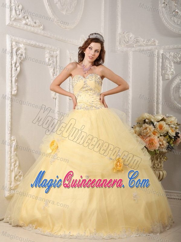 Pretty Light Yellow Appliqued Dress for Sweet 16 with Lace Hem