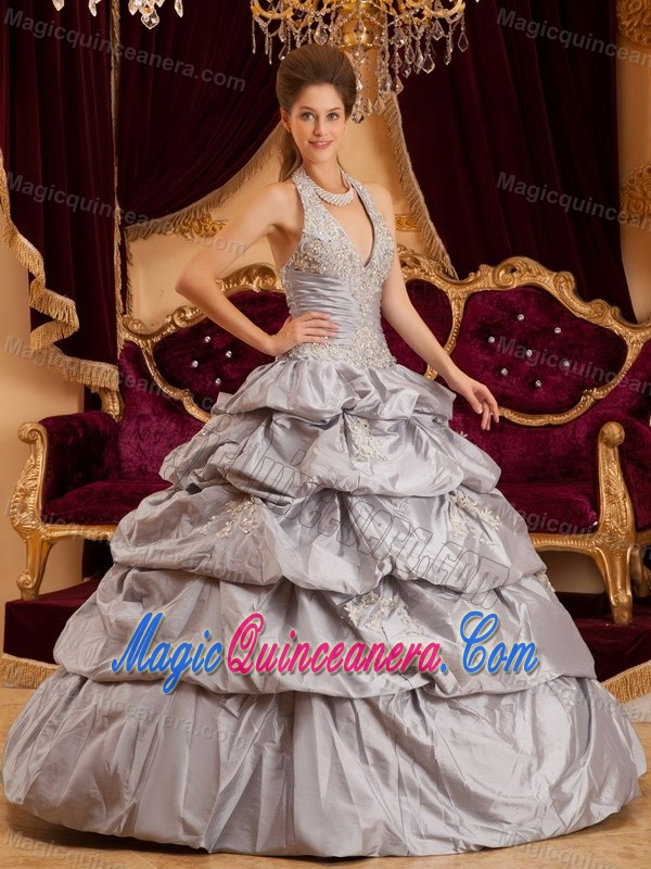 Grey Halter Top Appliqued Cupcake Dress for Quince with Layers