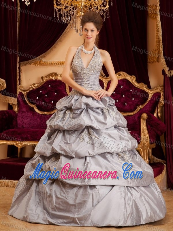 Grey Halter Top Appliqued Cupcake Dress for Quince with Layers