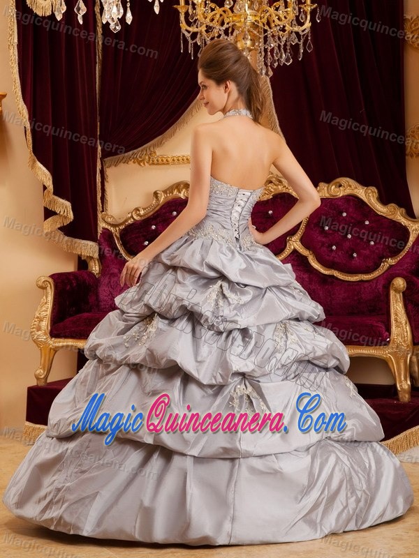 Grey Halter Top Appliqued Cupcake Dress for Quince with Layers