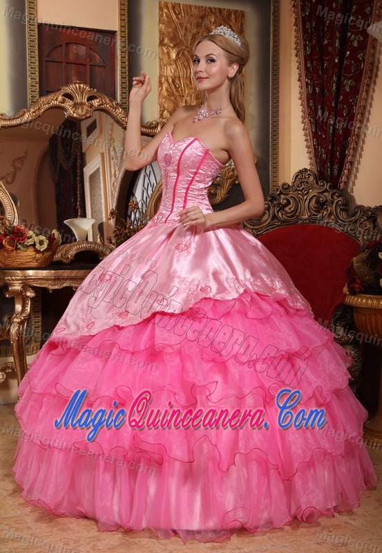 Corset Back Embroidery Rose Pink Quinces Dresses in La Plata