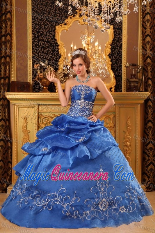 Blue Strapless Beaded Organza Embroidery Sweet 15 Dresses in Bristol