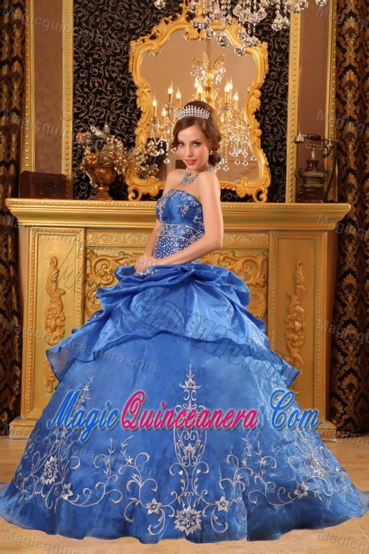 Blue Strapless Beaded Organza Embroidery Sweet 15 Dresses in Bristol