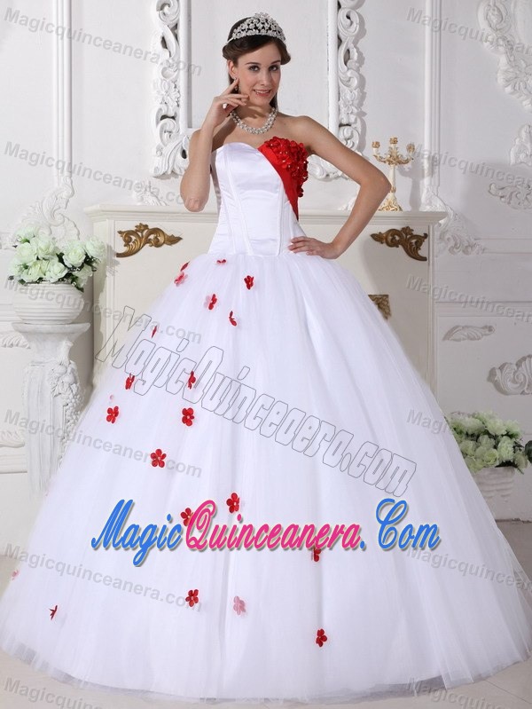 White Tulle Quinceanera Dress with Red Flowers in Carrickfergus