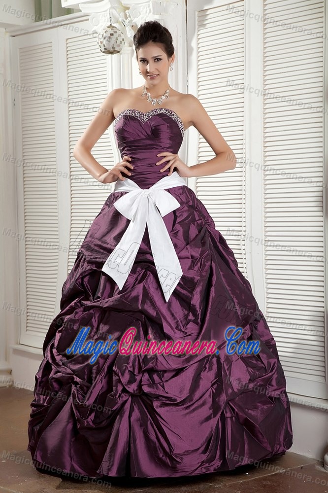 Beaded Sweetheart Dark Purple Quinceanera Dresses with Bow in Idaho