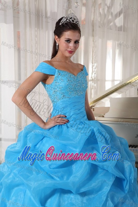 Blue Off the Shoulder Dresses for a Quince with Appliques and Pick-ups