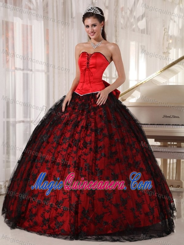 Perfect Lace and Taffeta Dresses for a Quinceanera Sweetheart with Bow
