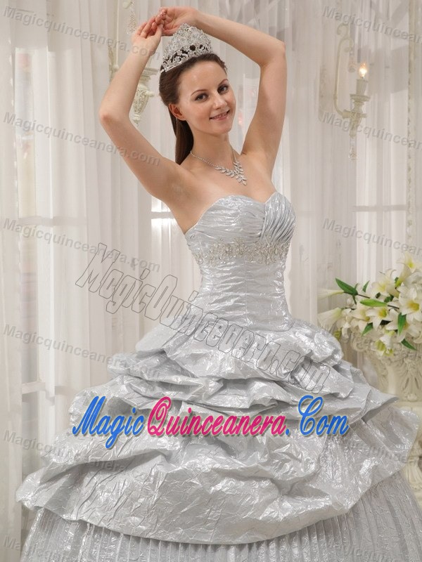 Discount Silver Dresses for Quince Sweetheart with Pick-ups and Pleat