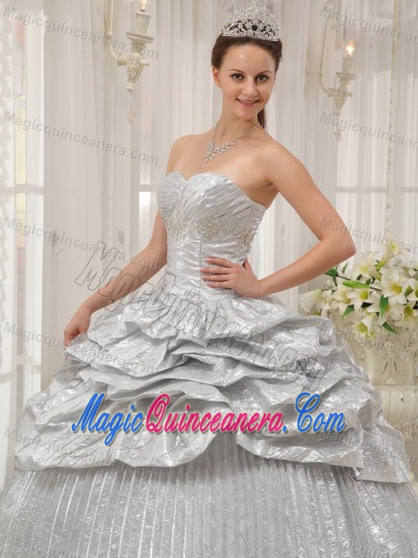 Discount Silver Dresses for Quince Sweetheart with Pick-ups and Pleat