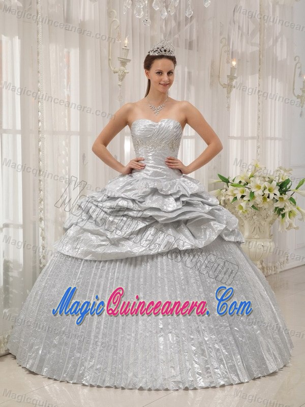 Discount Silver Dresses for Quince Sweetheart with Pick-ups and Pleat