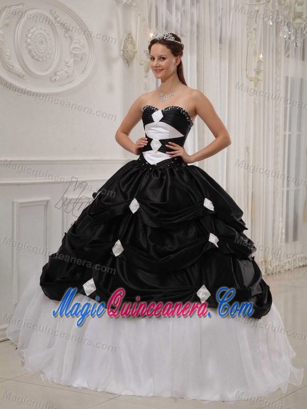 Fabulous Black and White Quinceanera Party Dress Beaded Sweetheart