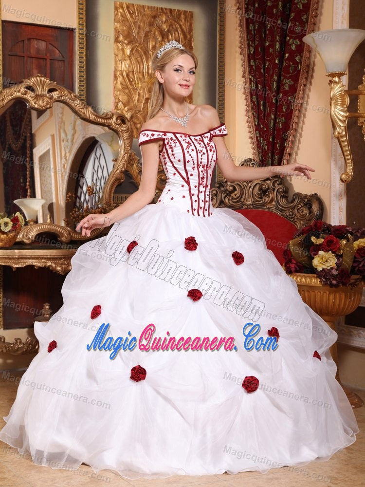 Off the Shoulder White Quinceanera Party Dresses Hand Made Flowers