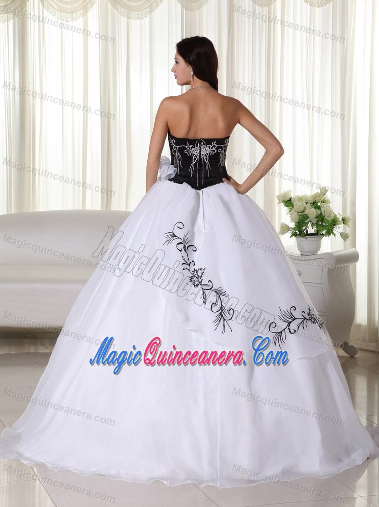 White Organza Strapless Dresses for Sweet 15 Embroidery in Hamilton