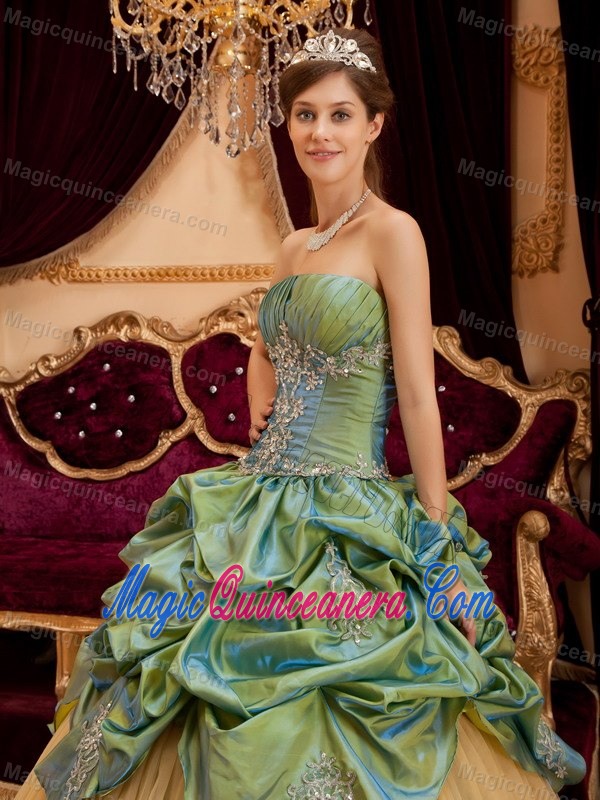 Newest Taffeta and Tulle Sweet 16 Dresses with Ruches and Appliques