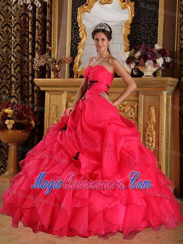 Exquisite Red Quinceanera Dresses Appliques Organza Ruffles in Homer