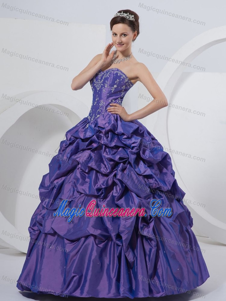 Purple Taffeta Sweetheart Quinceanera Dress with Embroidery and Pick-ups