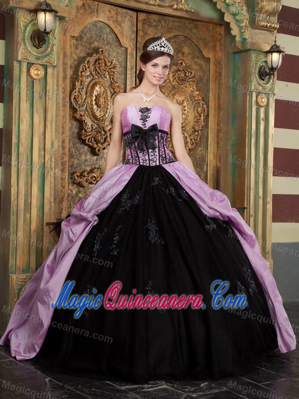 Lavender and Black Quinceanera Dress with Bow and Appliques for TX
