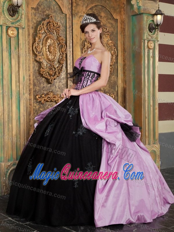 Lavender and Black Quinceanera Dress with Bow and Appliques for TX