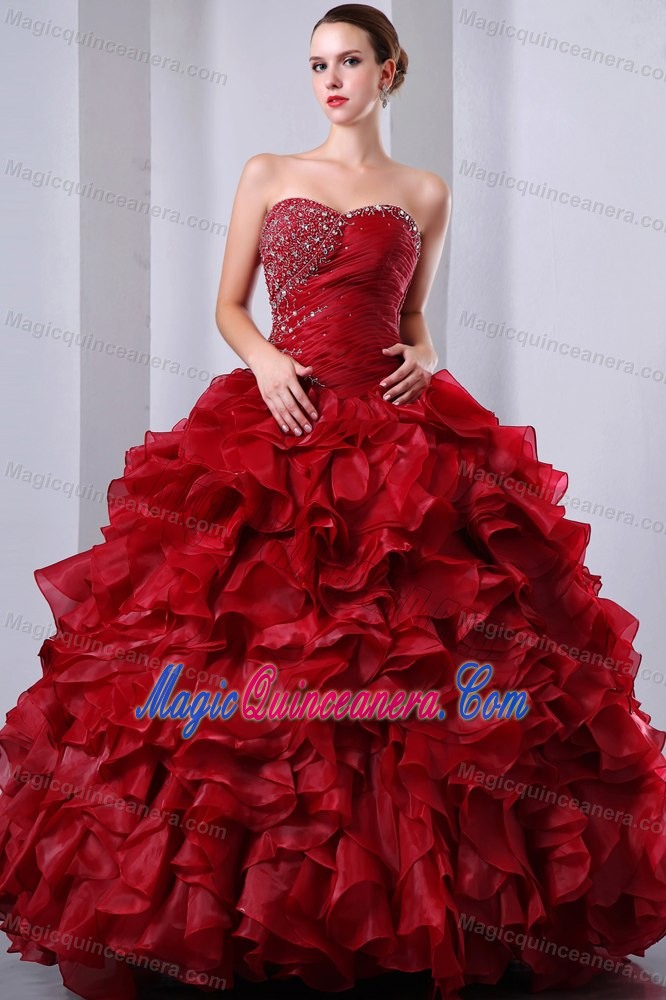 Wine Red Sweetheart Quinceanea Dress with Beading and Ruffled Skirt