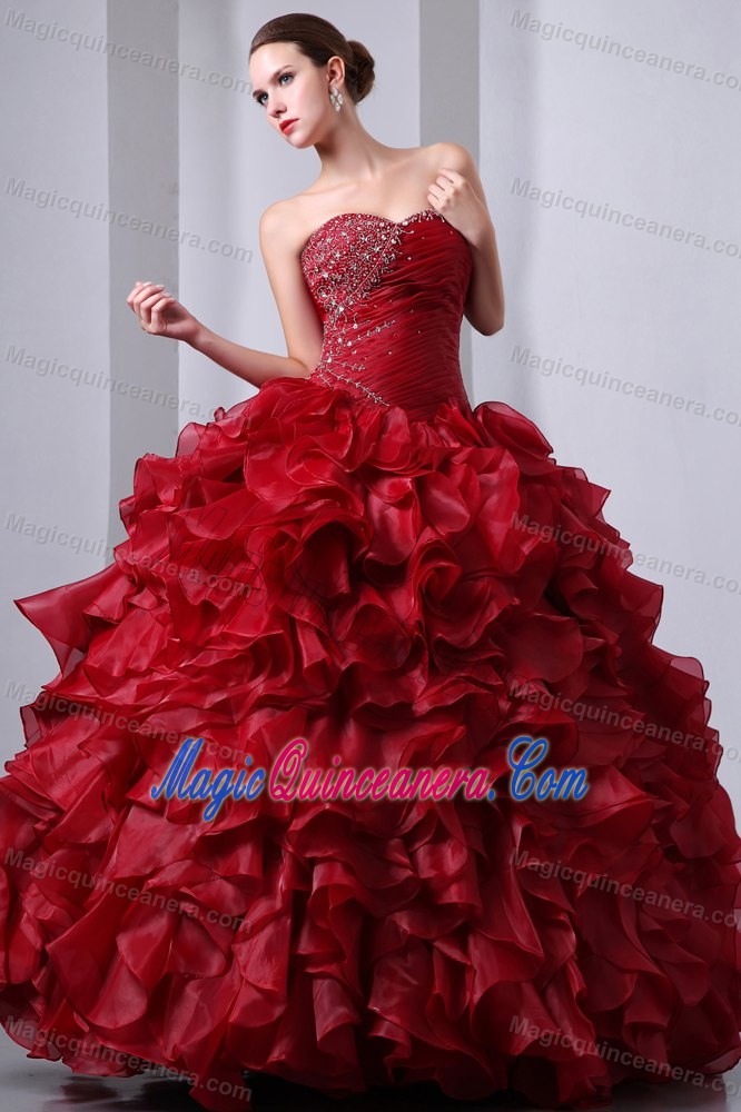 Wine Red Sweetheart Quinceanea Dress with Beading and Ruffled Skirt