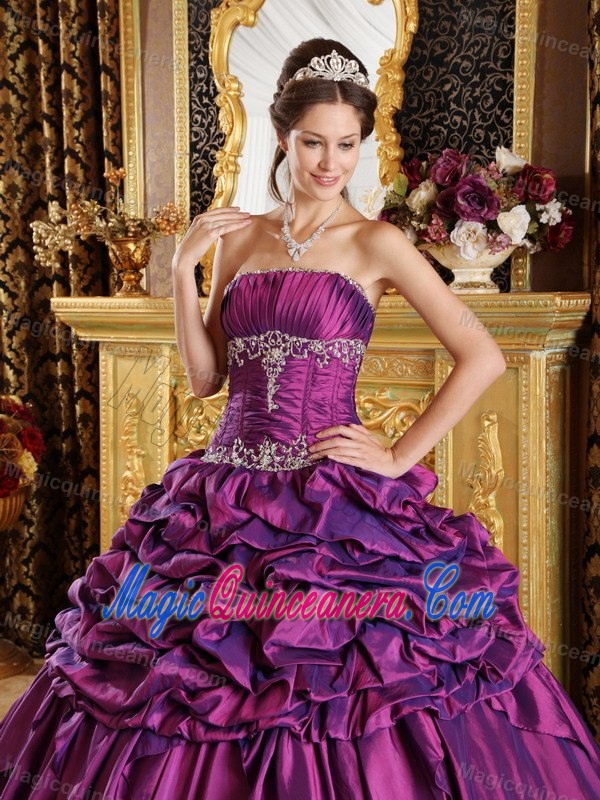 Strapless Purple Taffeta Dresses for Quinceaneras with Pick-ups and Ruffles