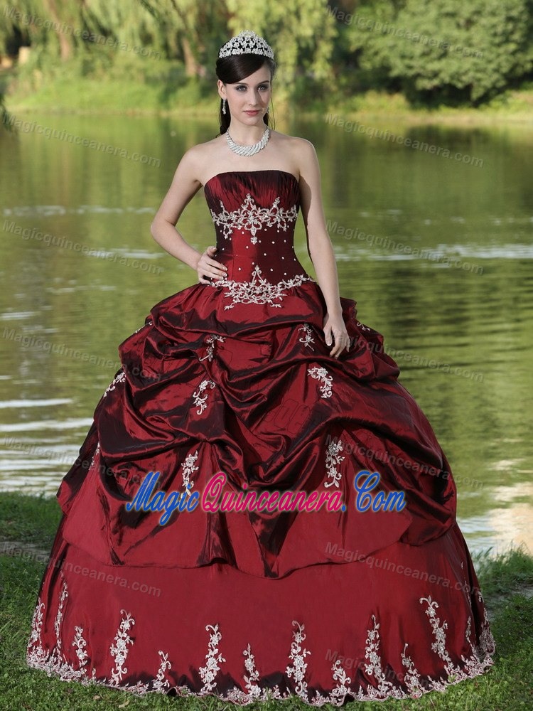 Wine Red Strapless Taffeta Dresses for 15 with Appliques Pick ups