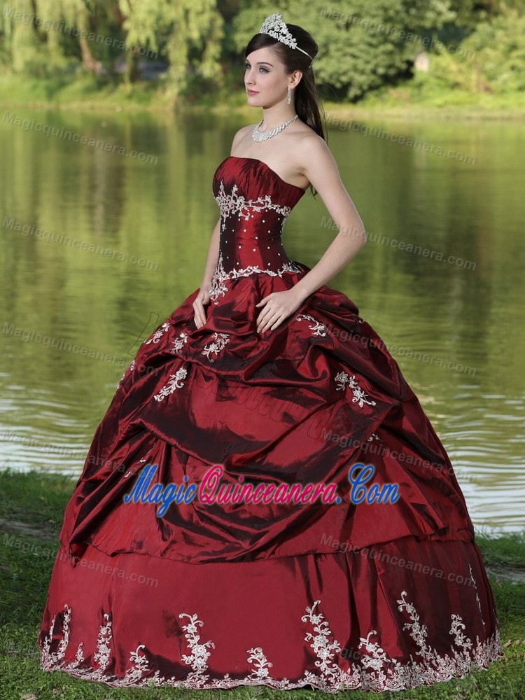 Wine Red Strapless Taffeta Dresses for 15 with Appliques Pick ups