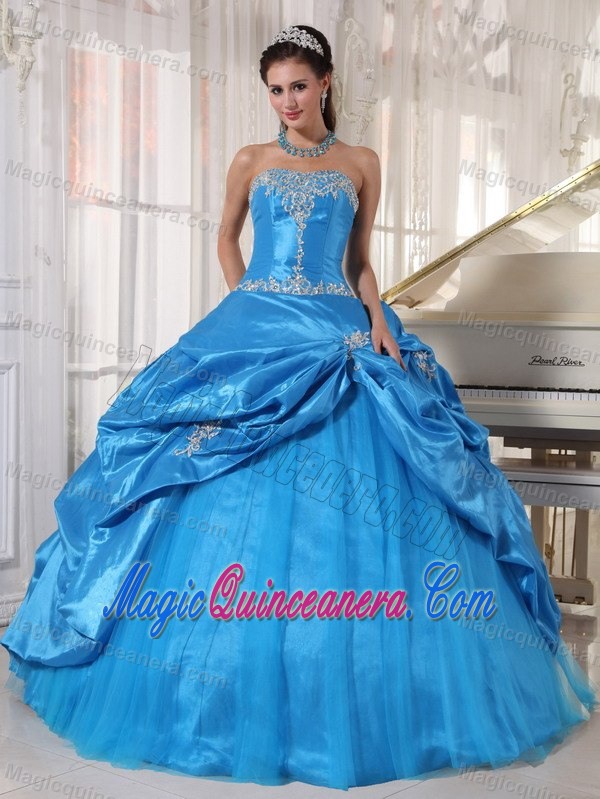 Blue Taffeta and Organza Dress 15 with Appliques in Campinas Brazil