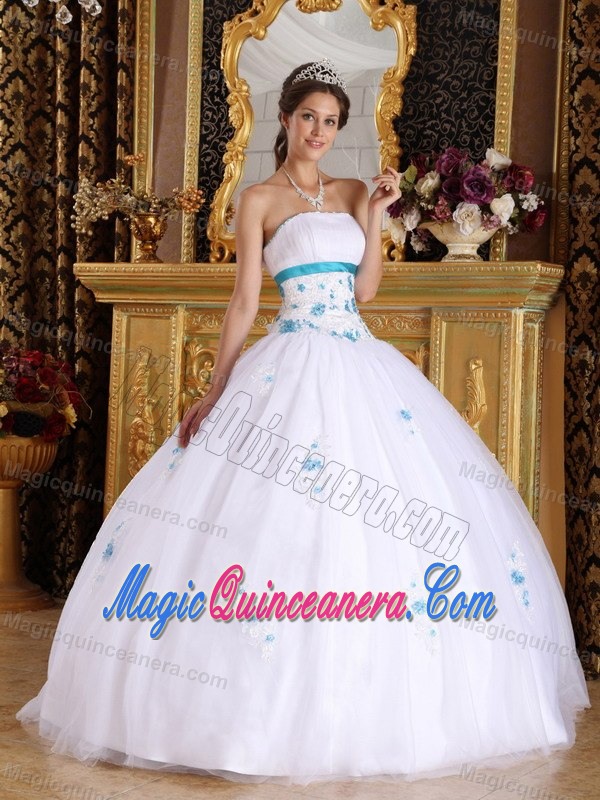 Ball Gown White Strapless Sweet Sixteen Dresses in Chinautla